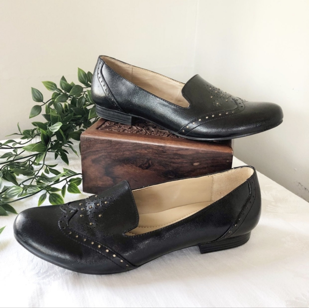 Naturalizer Black Wingtip Loafers Size 8